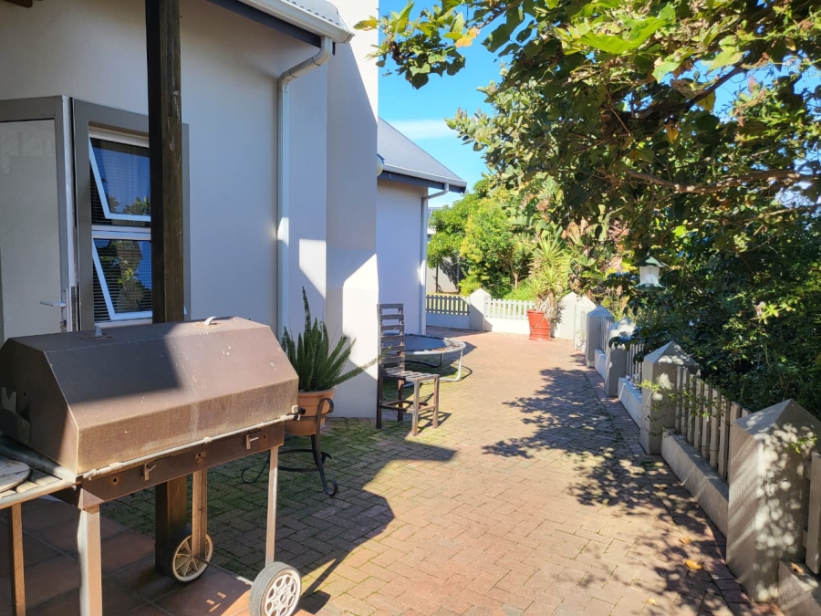 4 Bedroom Property for Sale in Kraaibosch Country Estate Western Cape